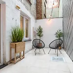 Apartment Stylish Coastal With Fireplace & Terrace In Ostend