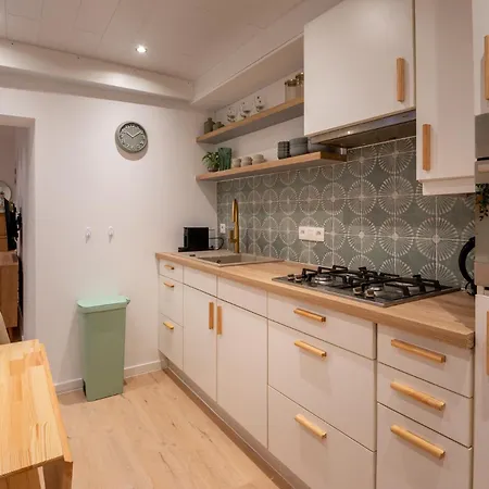 Stylish Coastal With Fireplace & Terrace In * Ostend