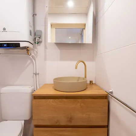 Stylish Coastal With Fireplace & Terrace In 오스텐드
